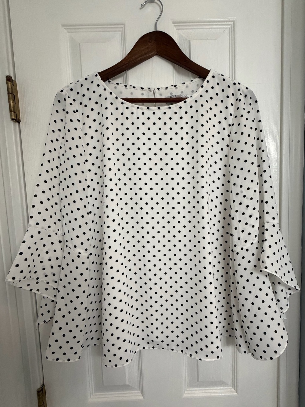 Kasper Dot-Print Crewneck Ruffle-Sleeve Top - size L, NWOT.